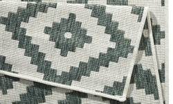 northrugs-in-outdoor-vloerkleed-malta-groen-80x150-polypropyleen-vloerkleden-vloerkleden-woontextiel3