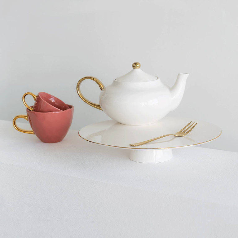 urban-natureculture-good-morningtea pot and gold-wit-porselein-keukenaccessoires-koken- tafelen2